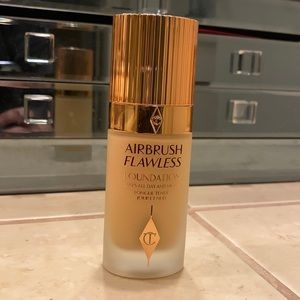 Charlotte Tilbury airbrush foundation 5.5 warm chaud